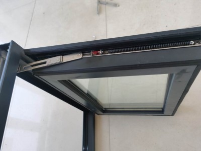 閬閬門(mén)業(yè)有限公司，防火門(mén)窗， 乙級(jí)防火窗